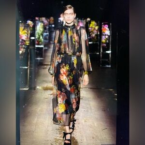 Dries Van Noten SS17 silk floral skirt . 38